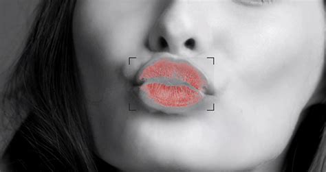 google e burberry ti permettono di inviare baci digitali|Burberry and Google Are Helping You Send a Digital Kiss to.